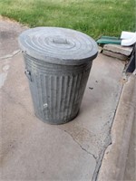 Galv. Trash Can w/ Lid