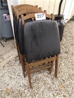 4 FOLDING CHAIRS