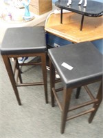 NICE PAIR BAR STOOLS