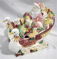 Old Country Roses Santa / Sleigh Tureen