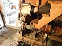 BLACK AND DECKER RADIAL ARM SAW