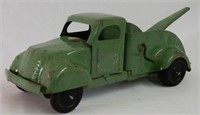 LINCOLN TOYS GREEN TOW TRUCK