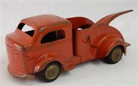 LINCOLN TOYS RED TOW TRUCK