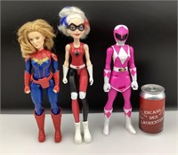 3 figurines de super-héros dont Captain Marvel
