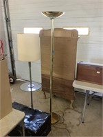 Trunk and 2 standing lamps