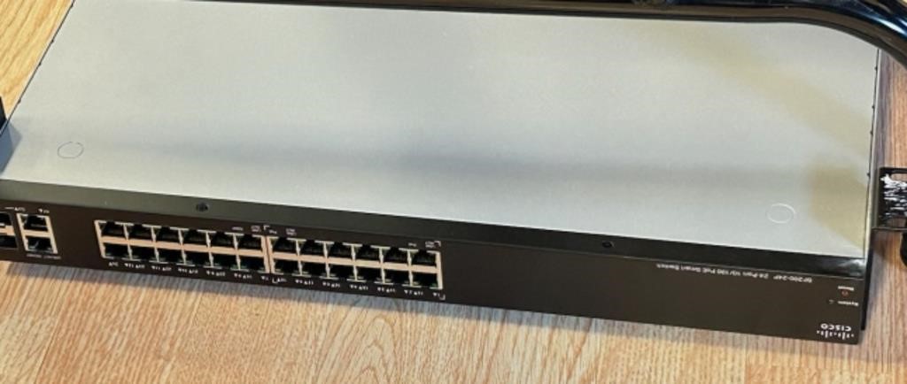 Cisco SF200-24P 24-Port Gigabit Managed Switchÿ