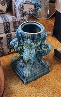 Ceramic Stand? (LR)