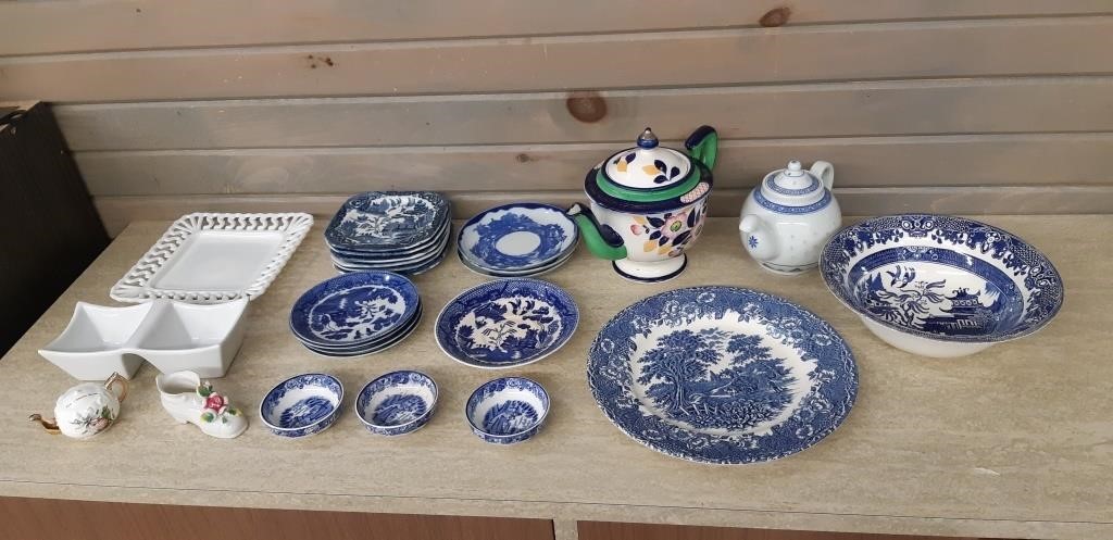 Box lot of Tea Pots and assorted Blue Willow Style