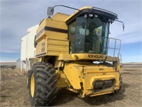 1998 New Holland TR98 Combine