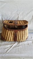 VINTAGE WICKER FISHING CREEL