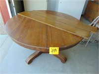 Vintage/Antique Oak Dining Table w/2 Leafs