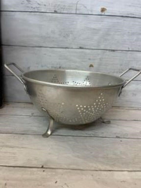 Aluminum strainer