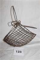 METAL BASKET/HORSE MUZZLE