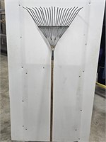 Metal leaf rake