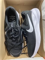 Ladies Nike Runners Size 7