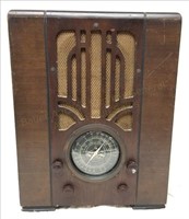Aetna 1930s Tombstone Radio 15.5"