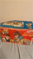 VINTAGE FISHER  PRICE PLAY HOUSE