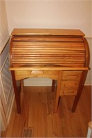 Maple Roll Top Desk, Apartment Size 20x30x38H