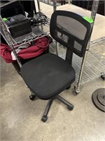 NICE MESH BACK TOLLING OFFICE CHAIR