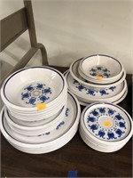 Mikasa Light n Lively Windmill Dish Set