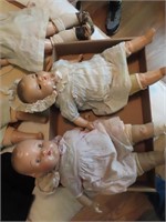 (2)Antique dolls.