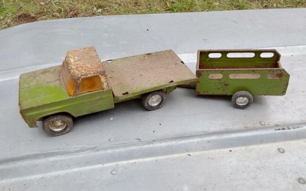 VINTAGE TONKA TOY TRUCK AND TRAILER