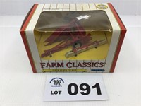 1/64 Scale - ERTL - Farmall Classics Case Corn