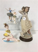 4 Figurines