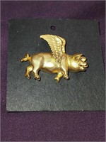 Jewelry Gold Pewter 'When Pigs Fly' Brooch Pin