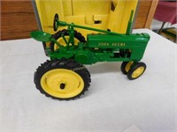 J. Deere "H" tractor