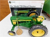 Precission Classics J. Deere 720 dsl tractor