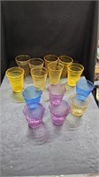Vtg Colorful Plastic Cups