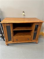 Oak TV Stand approx 39"x28"x19"