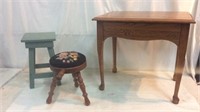 Side Table & Antique Stools Z9B