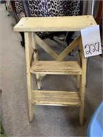 PAINTED YELLOW 2-STEP WOOD LADDER