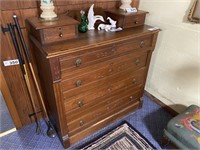 ANTIQUE SPOON CARVED DRESSER W/ HANKIE DRAWERS