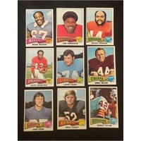 (800) 1975 Topps Football Cards Mixed Grade
