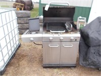 Char Broil Gas BBQ Grill on Wheels w/Cover