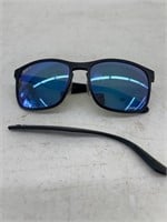 Ray-Ban Sunglasses (broke arm temple)