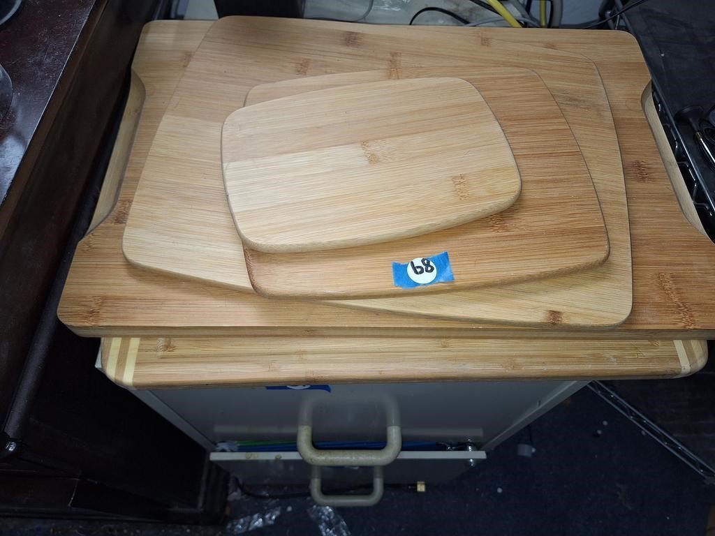 WOOD CUTTING BOARDS