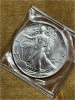 1986 1ST YEAR ISSUE 1 OZ LIBERTY SILVER DOLLAR