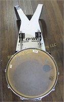 Marching band snare drum with harness