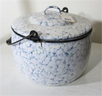 Swirled graniteware covered pot