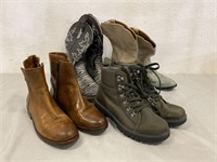 4 Women’s Pair Of Boots Size 9.5