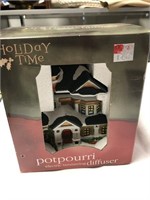 New Holiday House potpourri diffuser
