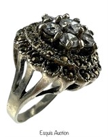 Sterling Silver Ladys Ring with Sparkling Crystals