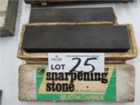 2 Silicon Carbide Sharpening Stones