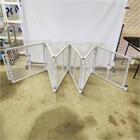 Plastic folding gate, free standing