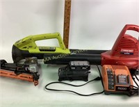 Ryobi 18v blower with battery & charger.