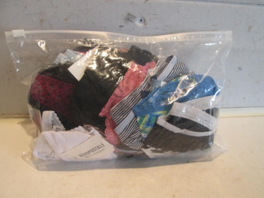 LOT  NEW  ASSORTED WOMENS PANTIES SIZE S. M